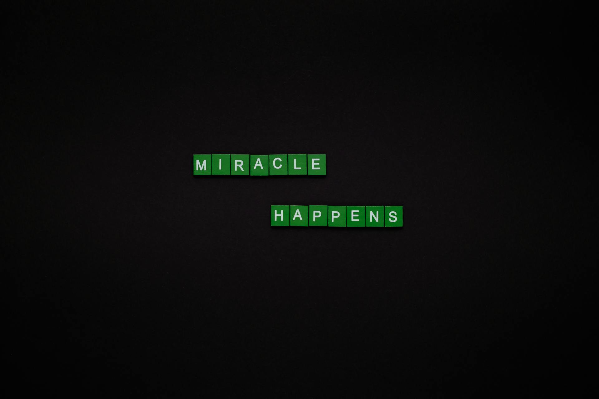 A Gallery of Hope: Inspirational Quotes to Lift Your Spirit