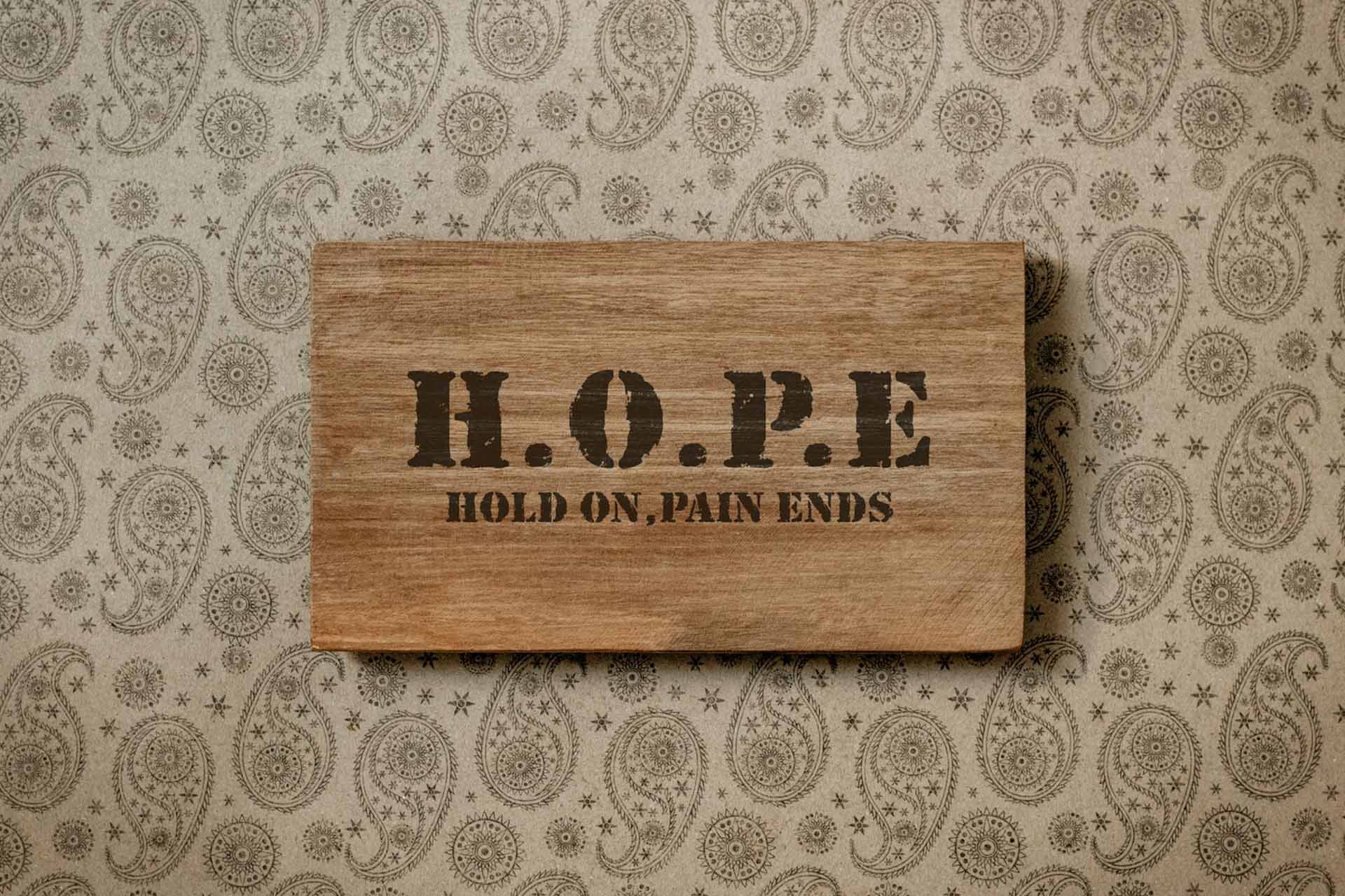 A Gallery of Hope: Inspirational Quotes to Lift Your Spirit