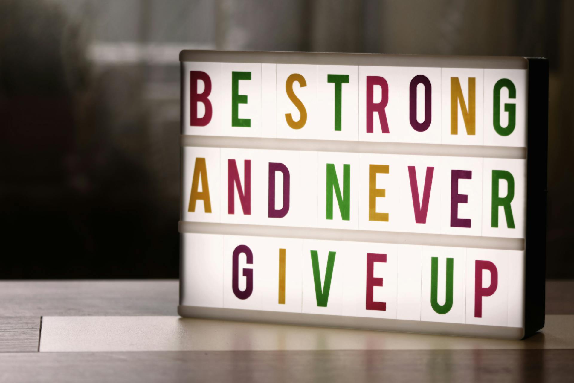 A Gallery of Hope: Inspirational Quotes to Lift Your Spirit