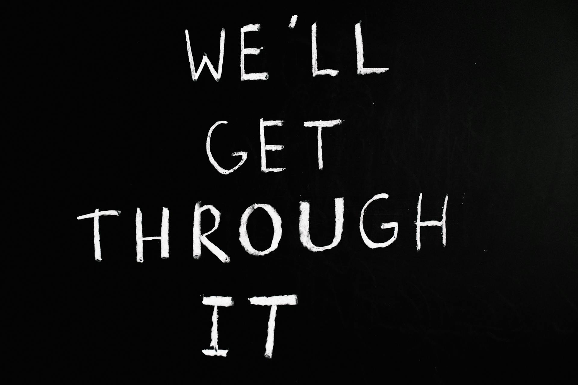 A Gallery of Hope: Inspirational Quotes to Lift Your Spirit