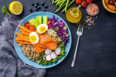 Colorful healthy meal plate showcasing nutrient diversity and balance.