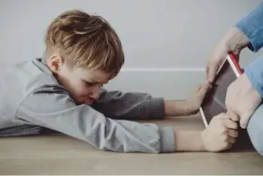 Smart Solutions to Reduce Your Kids’ Screen Time Without the Daily Fight