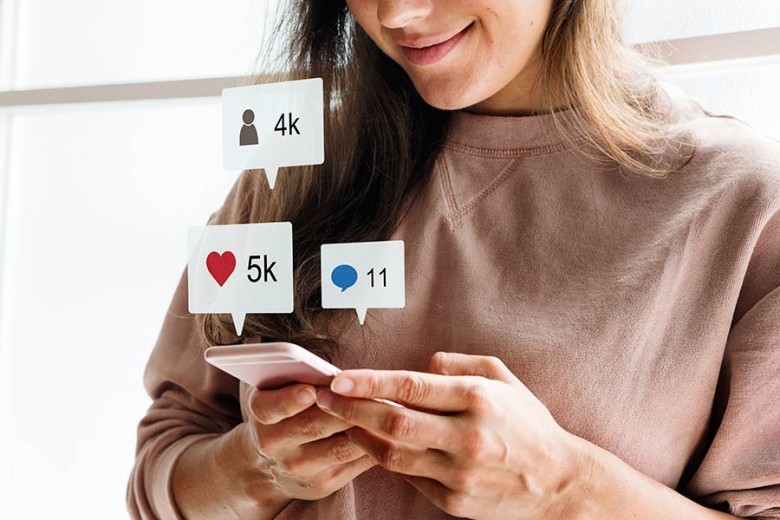 What social media platform was launched in 2006 and helped popularize the concept of microblogging?