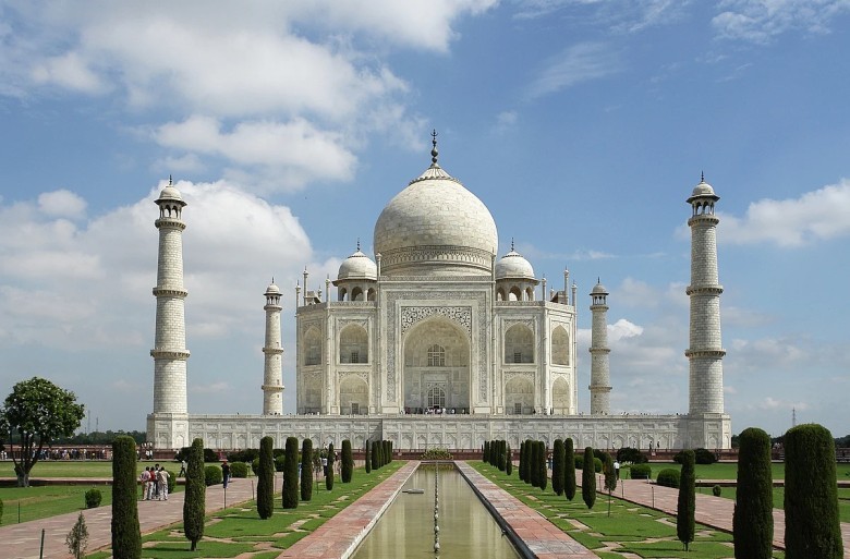 The Taj Mahal was built in memory of whom?
