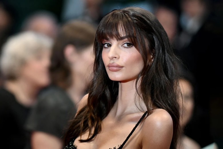 Emily Ratajkowski