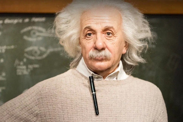 Where did Albert Einstein live before moving to the United States?