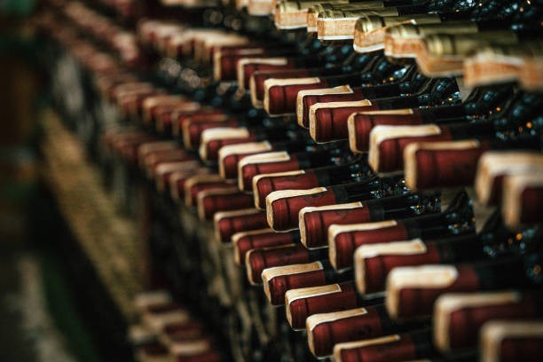 What country is the worldâs largest producer of wine (by volume)?