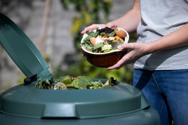 True or false: Composting food scraps helps reduce landfill waste.