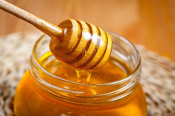 Natural Sugars Like Honey Are Healthier Than Table Sugar